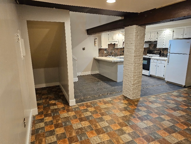 property at 107 Walnut St