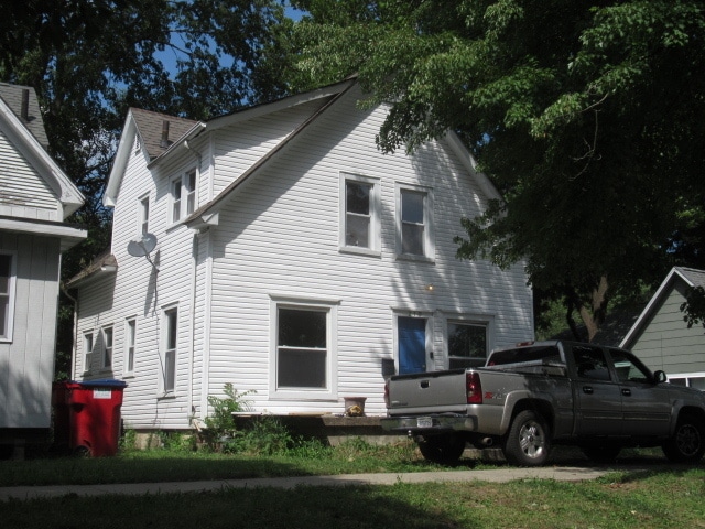 property at 210 W Charles St