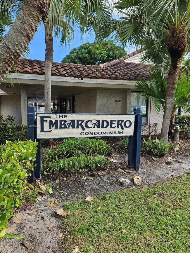 5320 NE 6th Ave in Fort Lauderdale, FL - Building Photo - Building Photo