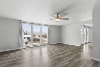 3265 US Highway 2 W, Unit Upper in Kalispell, MT - Building Photo - Building Photo