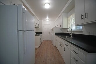 20 Manley Ct in Sacramento, CA - Building Photo - Building Photo