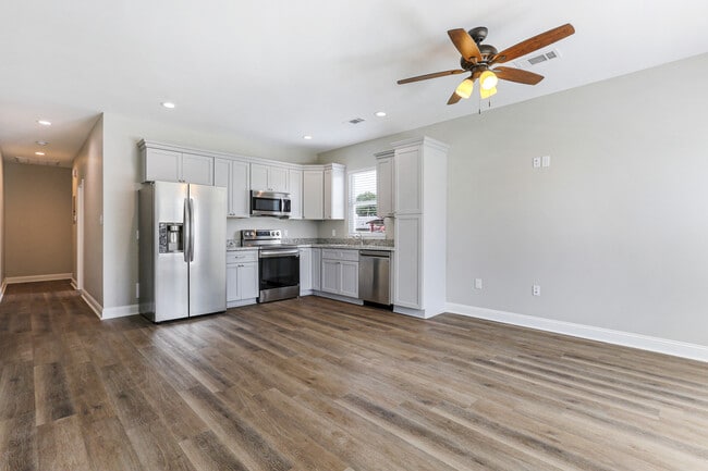 406 Community St in Arabi, LA - Building Photo - Building Photo