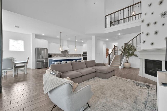 property at 2807 Kingly Pne Trl