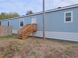 87675 US-101 in Florence, OR - Building Photo