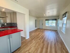 6664 Ensign Ave in North Hollywood, CA - Building Photo - Building Photo