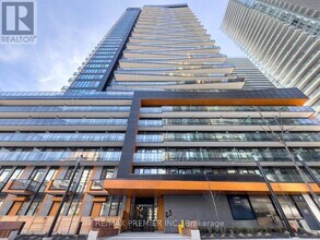 117-117 Broadway Ave in Toronto, ON - Building Photo - Building Photo