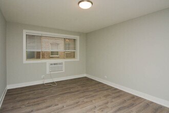 533 W Surf St in Chicago, IL - Building Photo - Building Photo