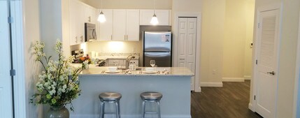 Edgewater at Queset Commons in South Easton, MA - Foto de edificio - Building Photo