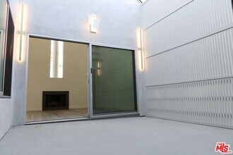 21 1/2 Wavecrest Ave in Los Angeles, CA - Building Photo - Building Photo