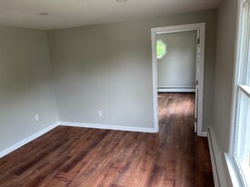 24 Steinhardt Ave in Old Bridge, NJ - Building Photo