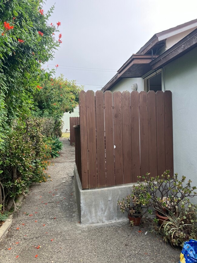 532 Avenue C, Unit 532.5 in Redondo Beach, CA - Building Photo - Building Photo