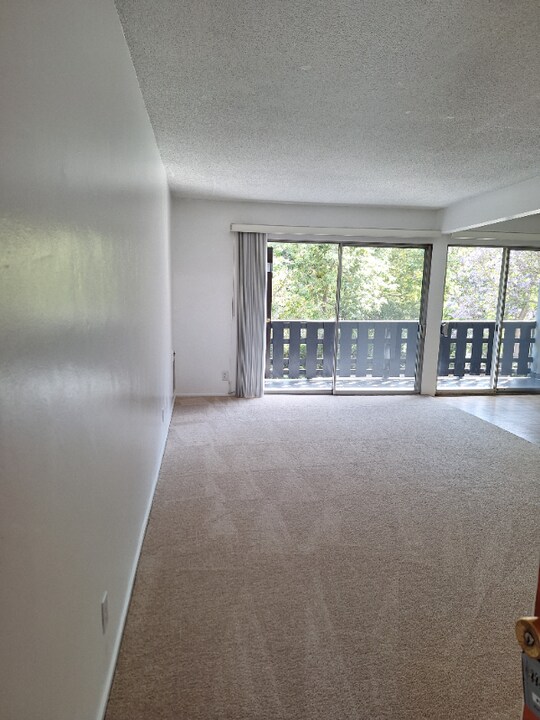 609 De La Vina St, Unit 29 in Santa Barbara, CA - Building Photo