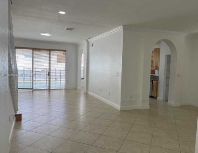 3725 NE 10th Ct in Homestead, FL - Building Photo - Building Photo