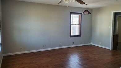 1625 S Madison St in Enid, OK - Building Photo - Building Photo