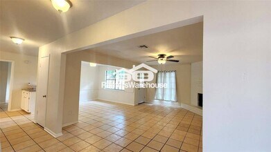 2702 Foliage Green Dr, Unit 1 in Houston, TX - Building Photo - Building Photo