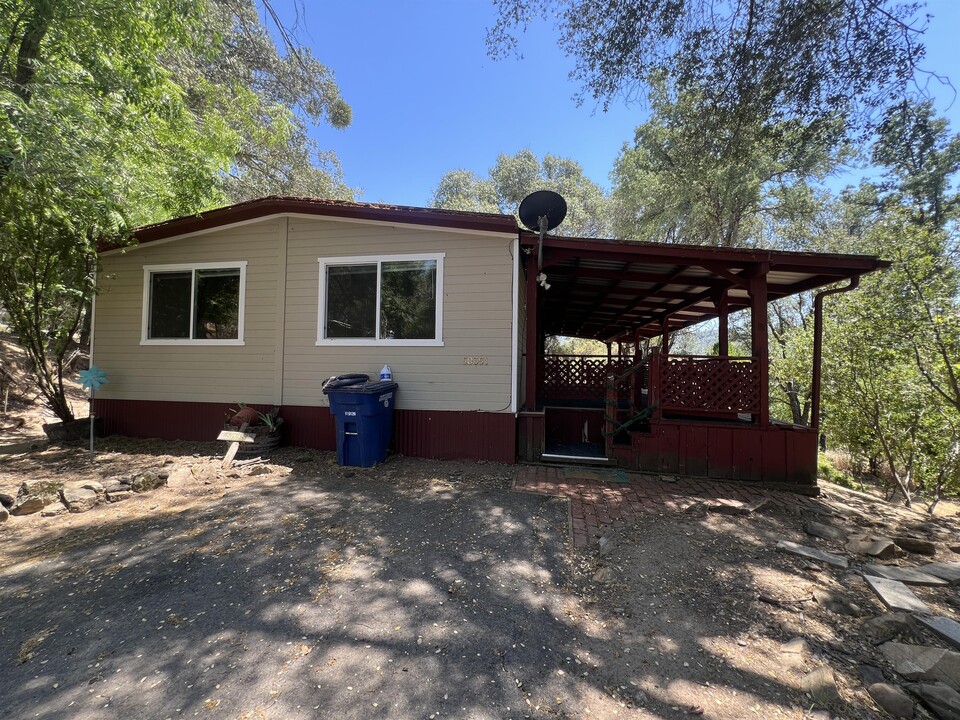 50351 Rd 426 in Oakhurst, CA - Building Photo