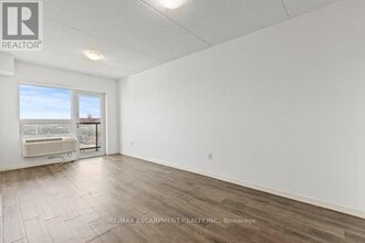 220 Cannon St E in Hamilton, ON - Building Photo - Building Photo