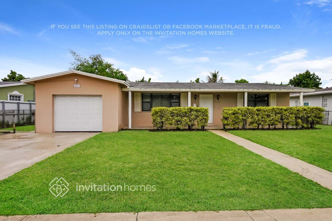 2231 SW 67th Way in Miramar, FL - Building Photo