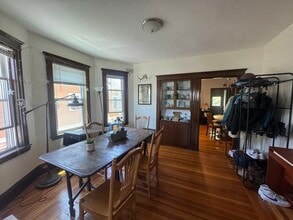 8 Foskett St, Unit 2 in Somerville, MA - Building Photo - Building Photo