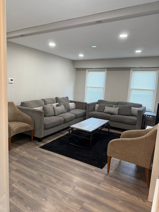 2823 Chablis Cir in Woodbridge, VA - Foto de edificio - Building Photo