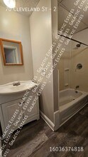 70 Cleveland St in Manchester, NH - Building Photo - Building Photo