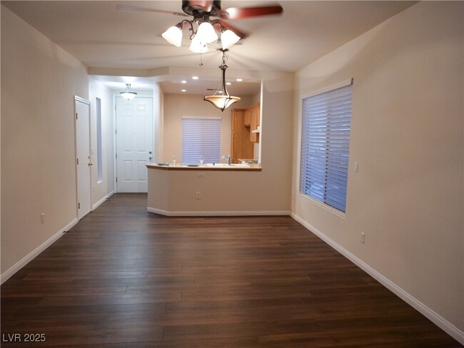 8249 Annual Ridge St in Las Vegas, NV - Building Photo - Building Photo