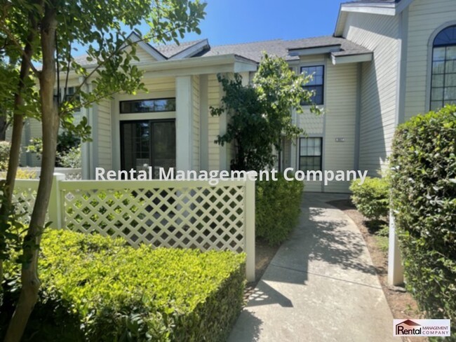 property at 987 E Foxhill Dr