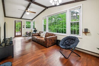 147 W Northfield Rd in Livingston, NJ - Building Photo - Building Photo