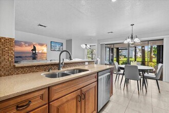 400 Crosswinds Dr in Greenacres, FL - Foto de edificio - Building Photo