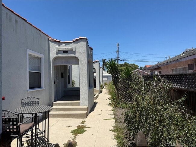 1062 W 24th St in Los Angeles, CA - Building Photo - Building Photo