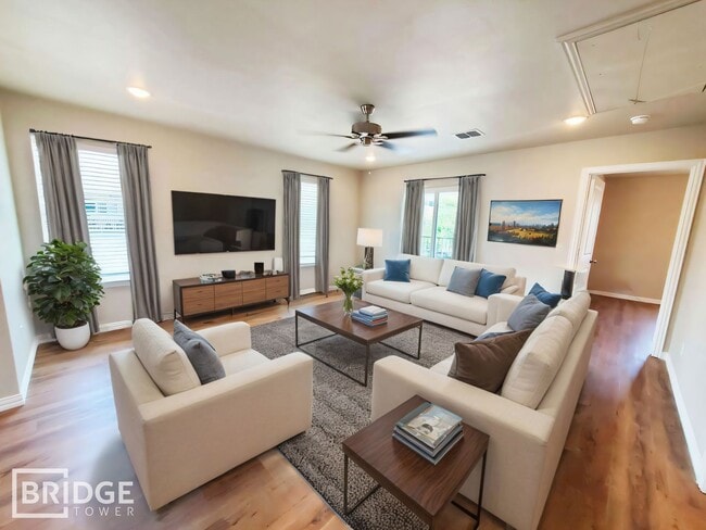 1048 W Golden Ln