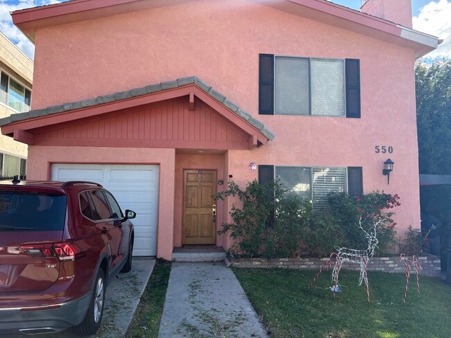 550 E Providencia Ave, Unit C