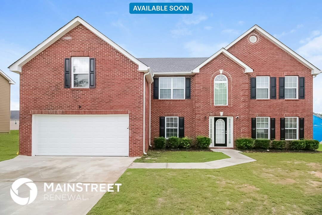 7144 Caspian Dr in Fairburn, GA - Building Photo