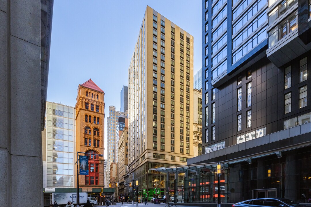 Pace University Dormitory in New York, NY - Building Photo