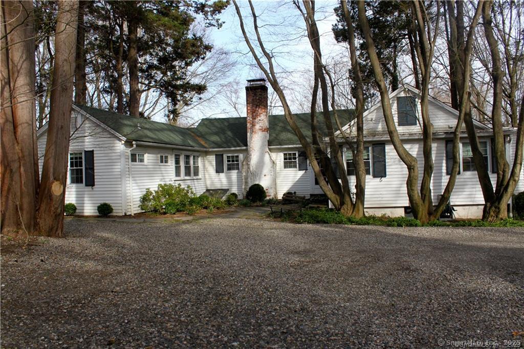 34 Sylvan Rd N in Westport, CT - Building Photo