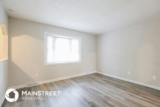 314 SE Crescent St in Lee's Summit, MO - Building Photo - Building Photo