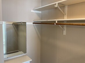 1936 Ford Parkway in St. Paul, MN - Building Photo - Interior Photo