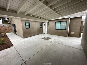 1155 N Currier Ave, Unit 2F in Simi Valley, CA - Building Photo - Building Photo