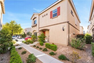 9526 Vega Carpio Ave in Las Vegas, NV - Building Photo - Building Photo