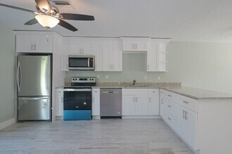 1322 Miramar St in Cape Coral, FL - Building Photo - Building Photo