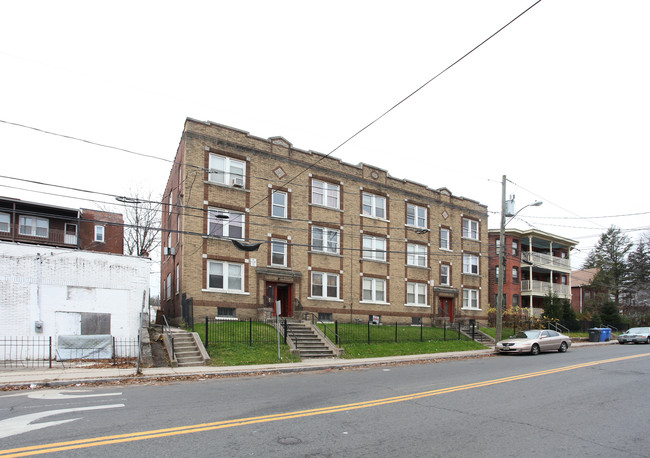 17-23 Capen St in Hartford, CT - Foto de edificio - Building Photo