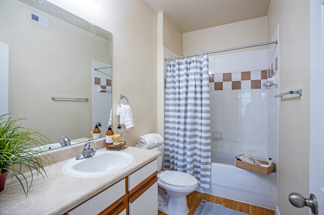 Cypress Creek at River Bend Apartment Homes in Georgetown, TX - Building Photo - Interior Photo