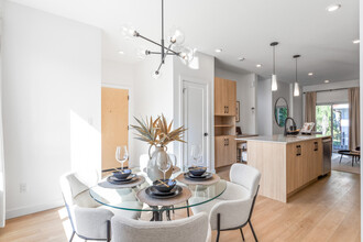 15226-15298 98 Ave NW in Edmonton, AB - Building Photo - Building Photo
