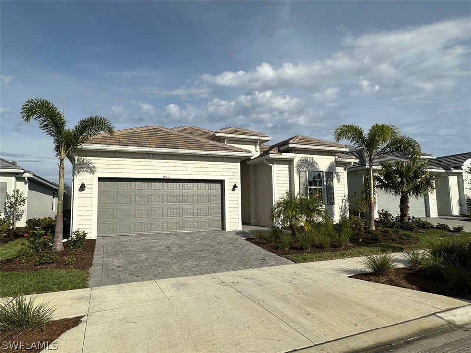 43111 Boardwalk Loop in Punta Gorda, FL - Building Photo