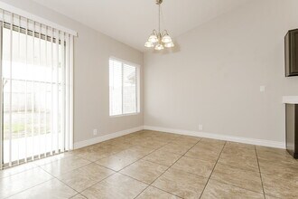 10235 W Medlock Dr in Glendale, AZ - Building Photo - Building Photo
