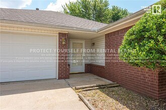 1210 S Jasmine Ln in Fayetteville, AR - Building Photo - Building Photo