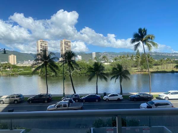 2233 Ala Wai Blvd in Honolulu, HI - Building Photo