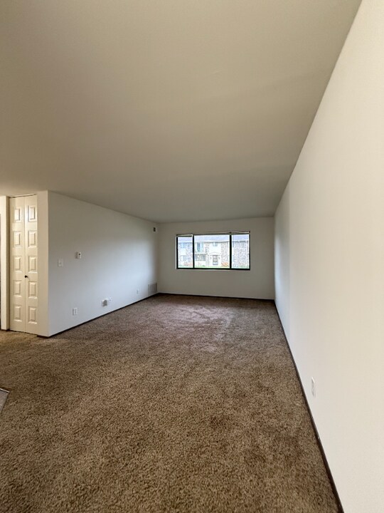 6172 S 31st St-Unit -3106-7 in Greenfield, WI - Foto de edificio