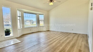 8061 N Ainsworth Dr in Hayden, ID - Building Photo - Building Photo