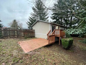 3725 SW 332nd Pl in Federal Way, WA - Foto de edificio - Building Photo